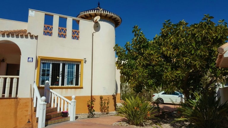 Дом в 2,7 км от пляжа Aguamarina, Playa de la Glea/Campoamor, или La Zenia, побережье Коста Ориуэла, провинция Аликанте.