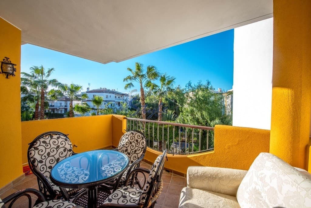 Apartment in Punta Prima, Orihuela — photo 1
