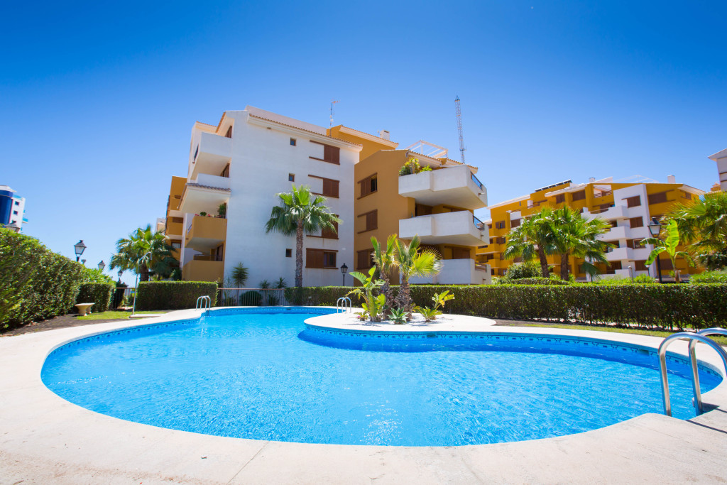 Apartment in Punta Prima, Orihuela — photo 1