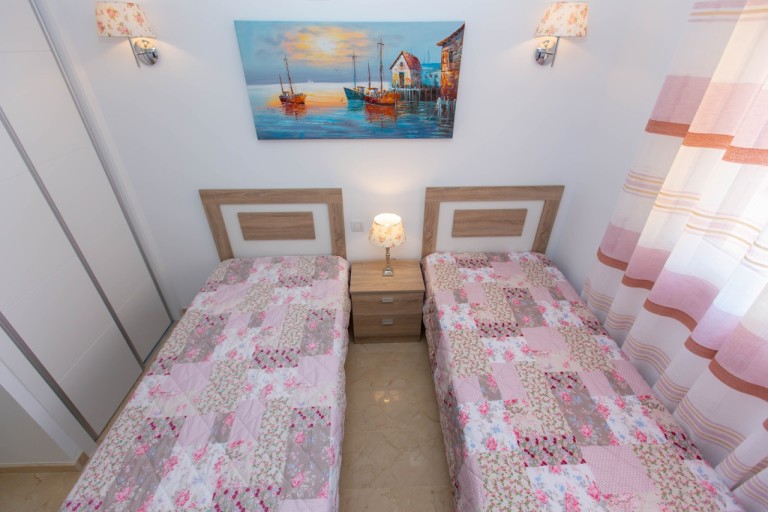 3-bedroom apartment in Punta Prima, Orihuela — photo 3