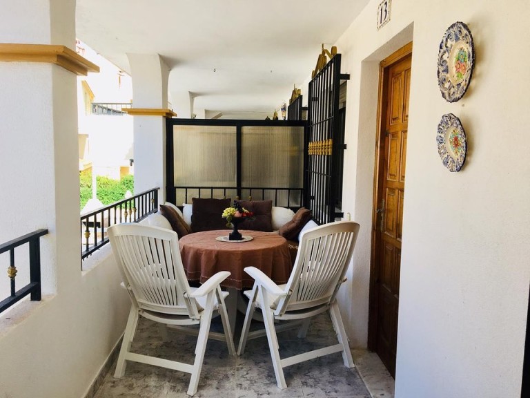 2-bedroom apartment in Torrevieja, Torrevieja — photo 2