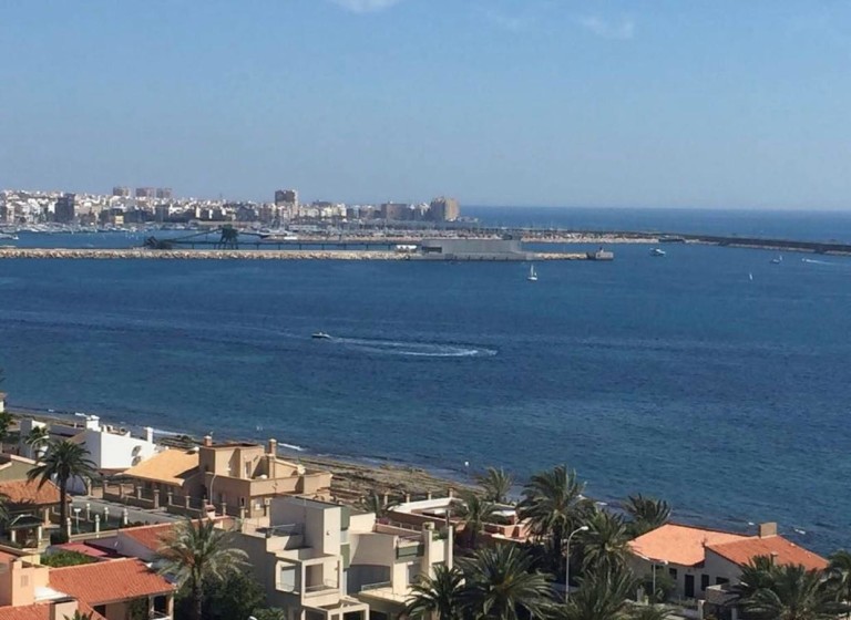 Апартаменты с 2 спальнями в районе Mar Azul, Торревьеха