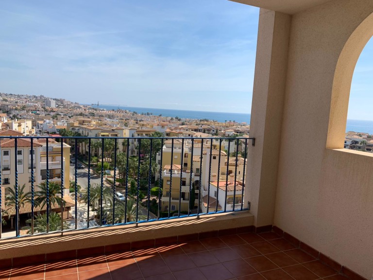 2-bedroom apartment in Torrevieja, Torrevieja — photo 2