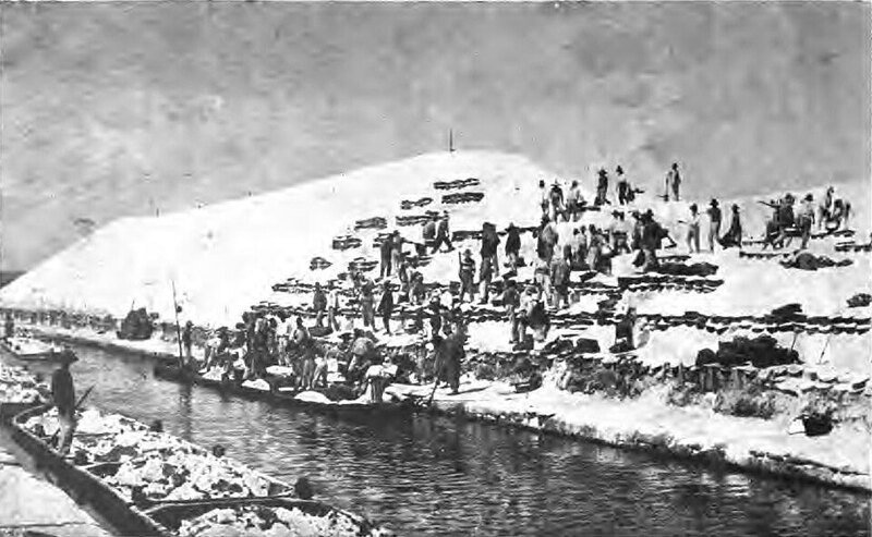 Складирование соли для экспорта в Торревьехе в 1908 году